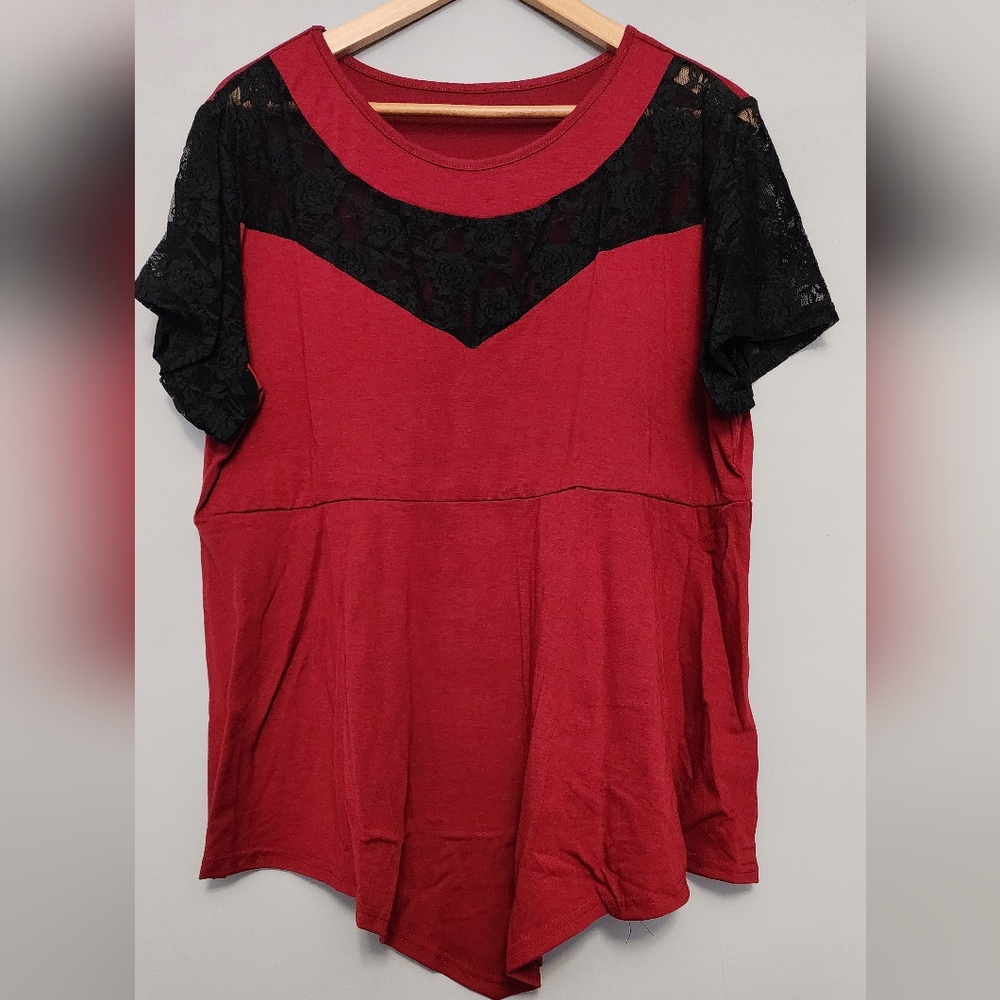 NWOT Top with Lace Design size 2XL